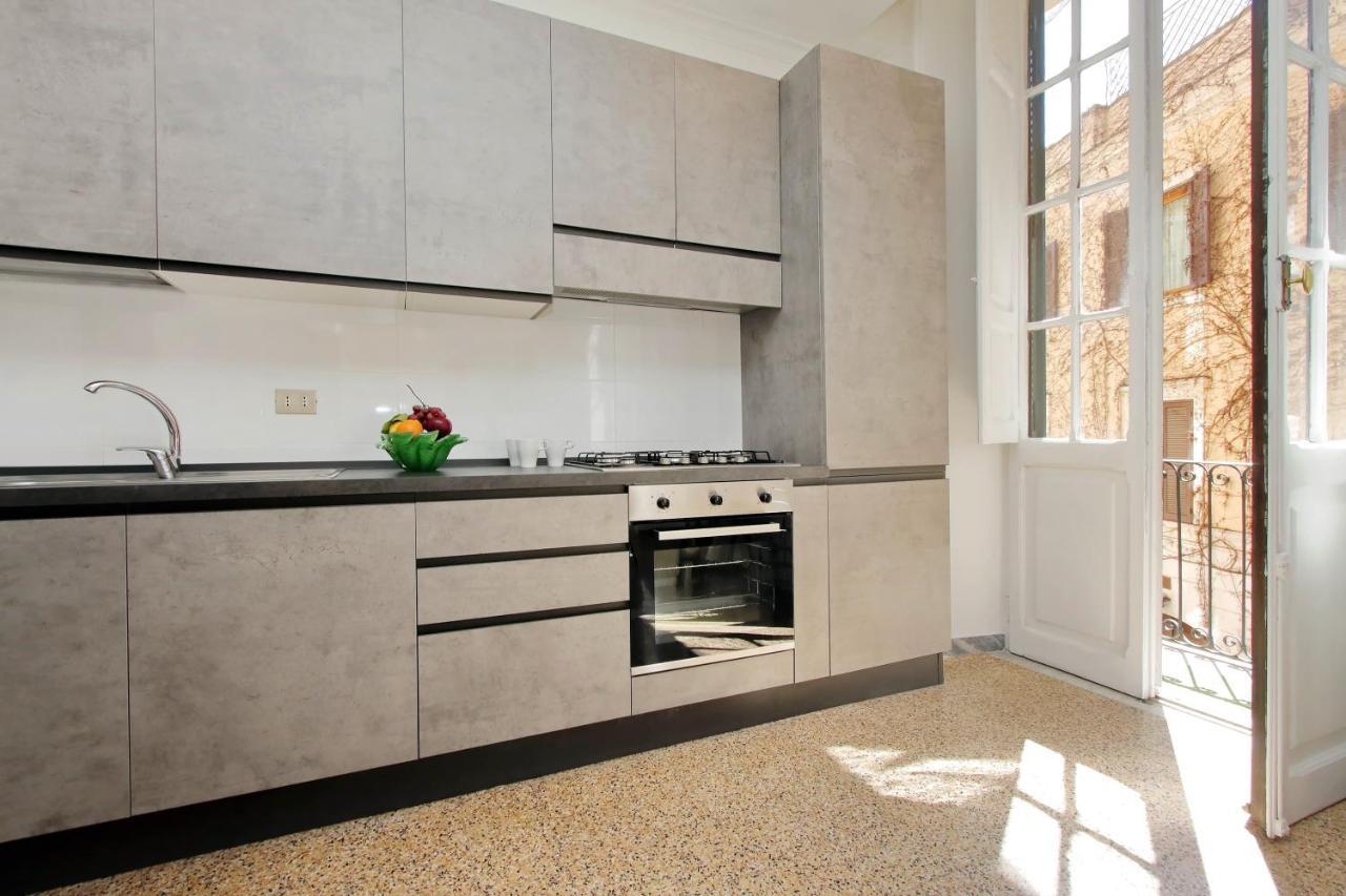 4Bnb - Tiberina Spacious Apartment ローマ エクステリア 写真