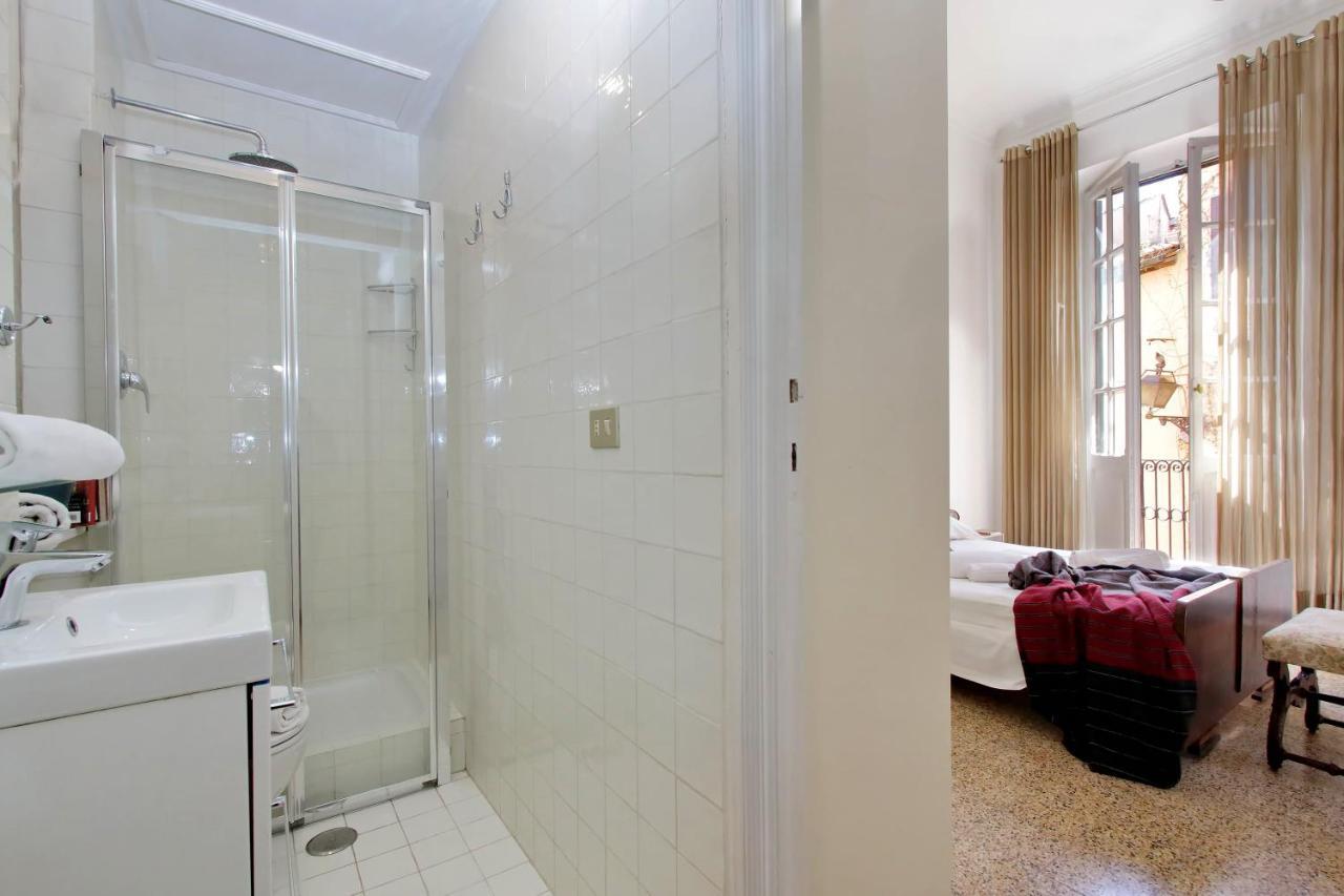 4Bnb - Tiberina Spacious Apartment ローマ エクステリア 写真