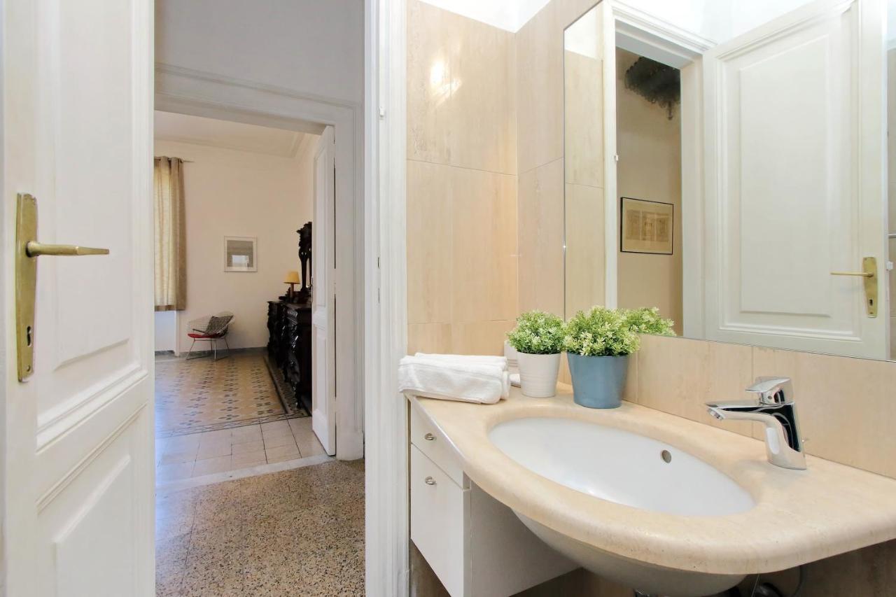 4Bnb - Tiberina Spacious Apartment ローマ エクステリア 写真